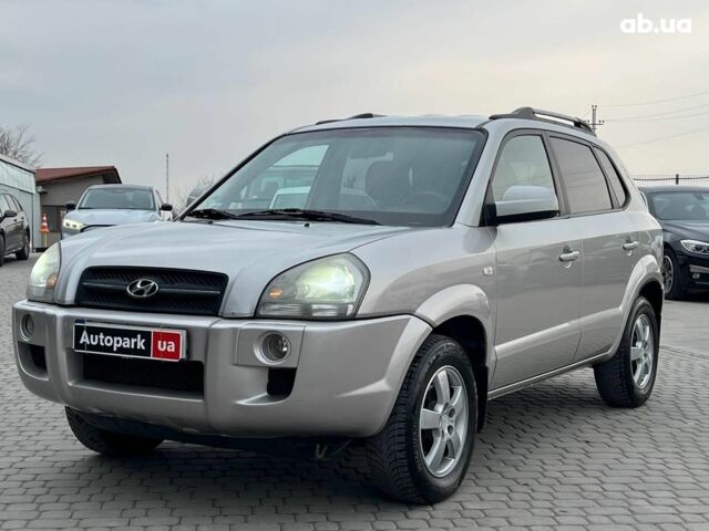 Сірий Хендай Туксон, об'ємом двигуна 2 л та пробігом 263 тис. км за 7440 $, фото 1 на Automoto.ua