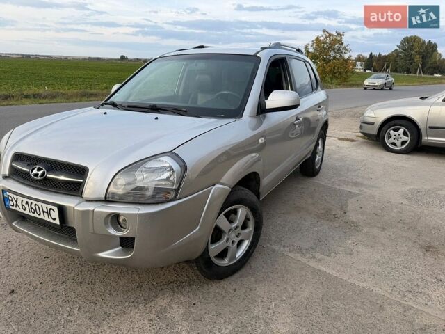 Сірий Хендай Туксон, об'ємом двигуна 1.98 л та пробігом 173 тис. км за 6300 $, фото 1 на Automoto.ua
