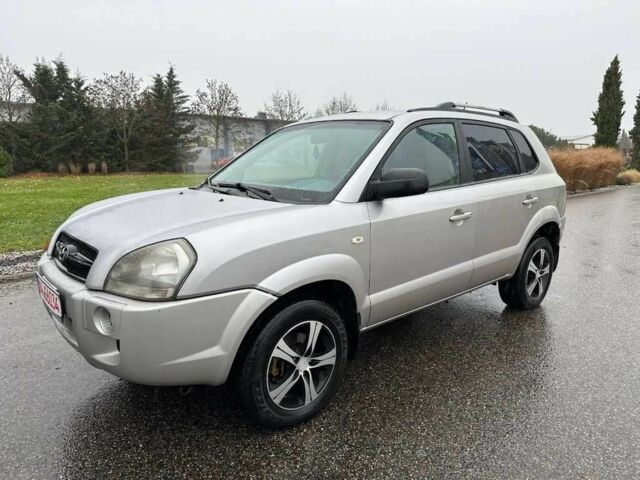 Серый Хендай Туксон, объемом двигателя 0 л и пробегом 191 тыс. км за 3308 $, фото 1 на Automoto.ua