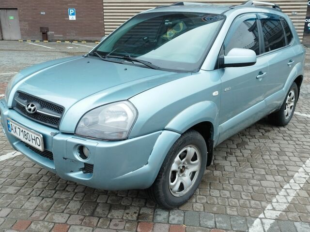 Серый Хендай Туксон, объемом двигателя 2 л и пробегом 2 тыс. км за 6800 $, фото 1 на Automoto.ua
