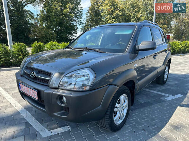 Сірий Хендай Туксон, об'ємом двигуна 1.98 л та пробігом 169 тис. км за 7300 $, фото 1 на Automoto.ua