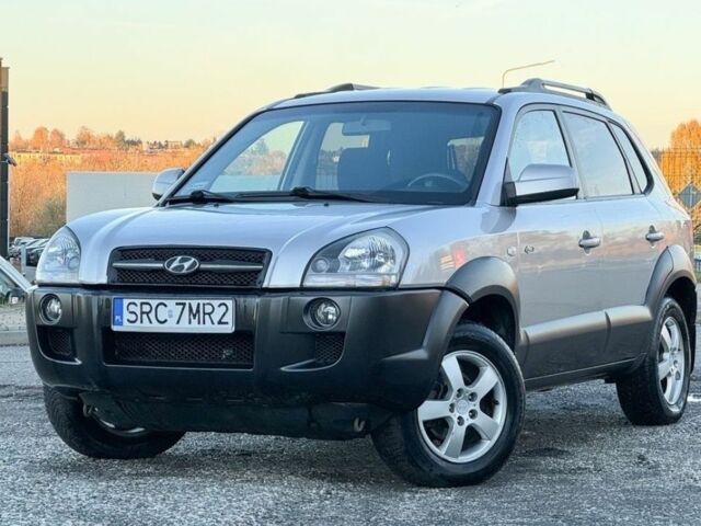 Сірий Хендай Туксон, об'ємом двигуна 2 л та пробігом 233 тис. км за 2350 $, фото 1 на Automoto.ua