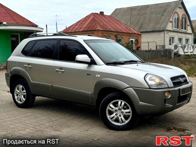 Сірий Хендай Туксон, об'ємом двигуна 2 л та пробігом 316 тис. км за 6780 $, фото 1 на Automoto.ua