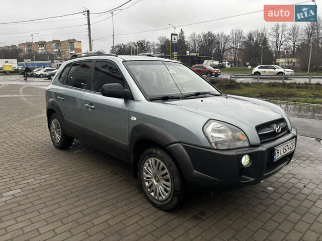 Сірий Хендай Туксон, об'ємом двигуна 2 л та пробігом 255 тис. км за 7600 $, фото 1 на Automoto.ua