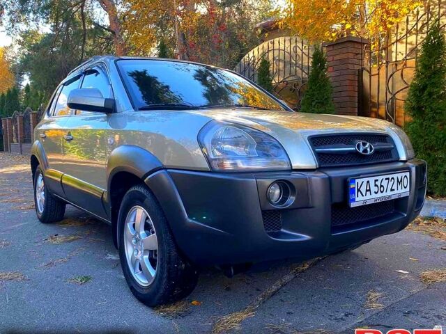 Хендай Туксон 2007 в Тараще на Automoto.ua Серый Хендай Туксон, объемом двигателя 2 л и пробегом 190 тыс. км за 7100 $, фото 1 на Automoto.ua