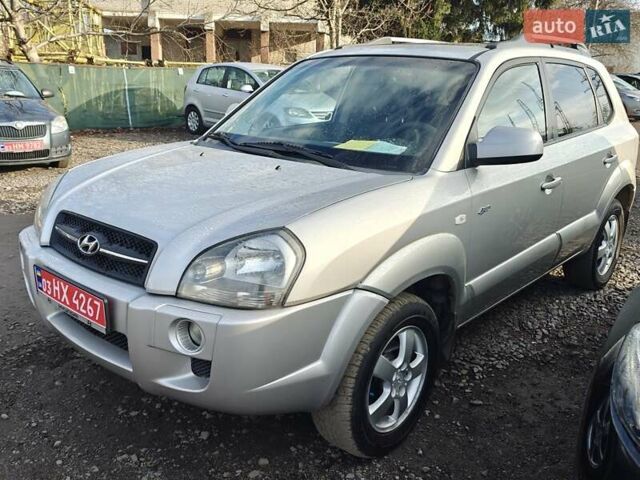 Сірий Хендай Туксон, об'ємом двигуна 1.98 л та пробігом 210 тис. км за 8888 $, фото 1 на Automoto.ua