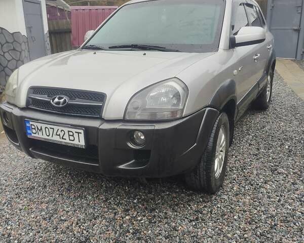 Хендай Туксон 2007 в Тростянец на Automoto.ua Серый Хендай Туксон, объемом двигателя 1.98 л и пробегом 153 тыс. км за 8200 $, фото 1 на Automoto.ua