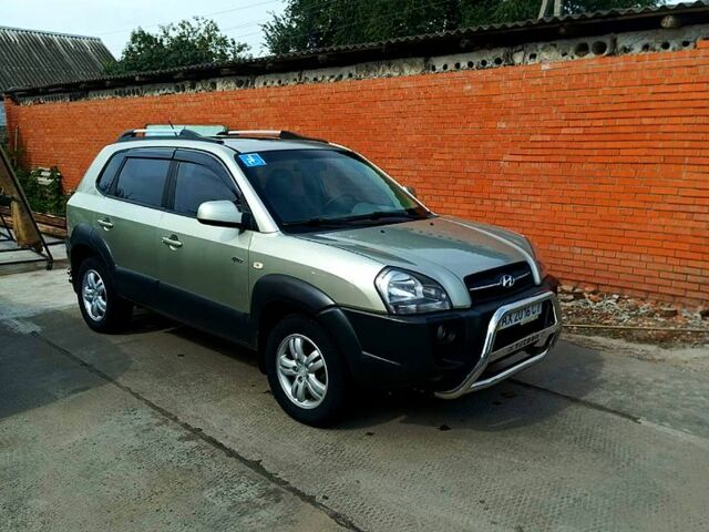 Сірий Хендай Туксон, об'ємом двигуна 2 л та пробігом 178 тис. км за 8500 $, фото 1 на Automoto.ua