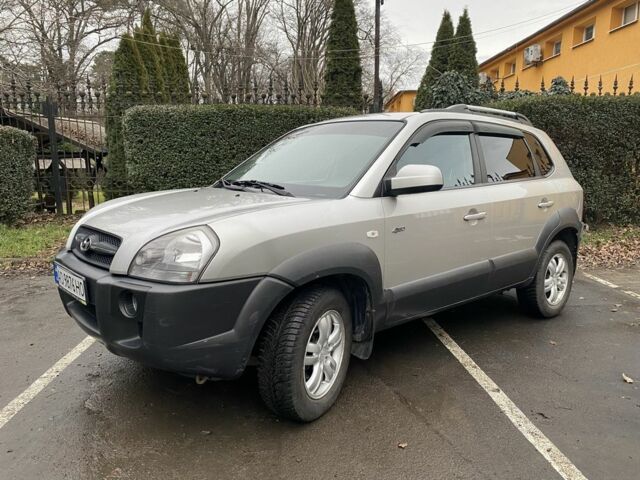 Сірий Хендай Туксон, об'ємом двигуна 2 л та пробігом 200 тис. км за 7500 $, фото 1 на Automoto.ua