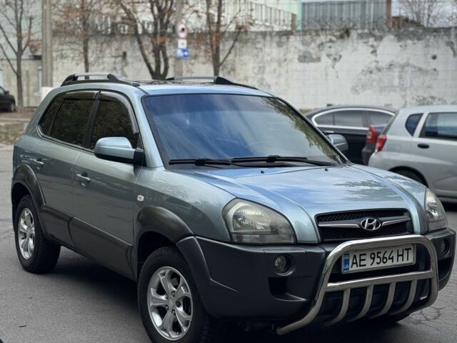Сірий Хендай Туксон, об'ємом двигуна 2 л та пробігом 169 тис. км за 8000 $, фото 1 на Automoto.ua