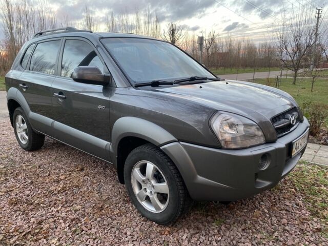 Сірий Хендай Туксон, об'ємом двигуна 2 л та пробігом 170 тис. км за 7600 $, фото 1 на Automoto.ua