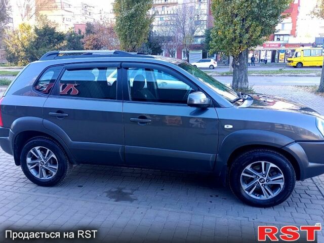 Сірий Хендай Туксон, об'ємом двигуна 2 л та пробігом 216 тис. км за 8200 $, фото 1 на Automoto.ua