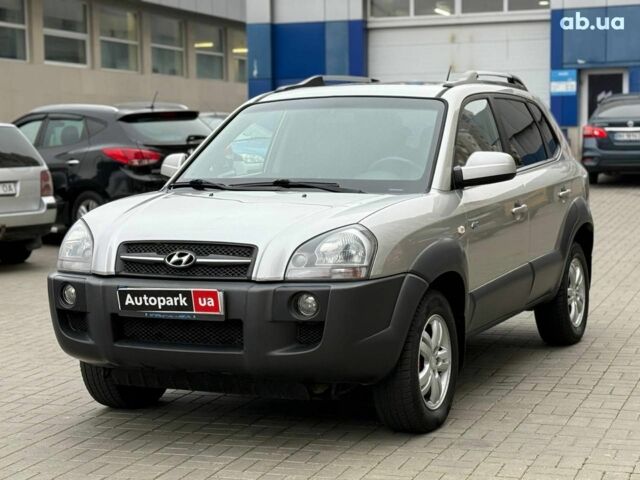 Сірий Хендай Туксон, об'ємом двигуна 2.7 л та пробігом 210 тис. км за 9290 $, фото 1 на Automoto.ua