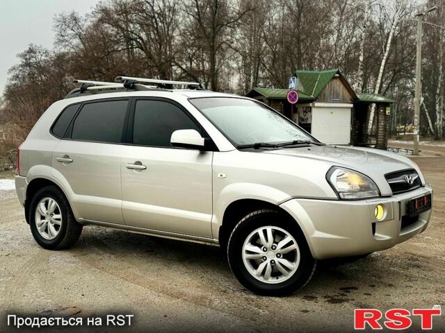 Сірий Хендай Туксон, об'ємом двигуна 20 л та пробігом 160 тис. км за 8350 $, фото 1 на Automoto.ua