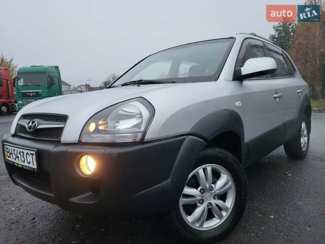 Серый Хендай Туксон, объемом двигателя 2 л и пробегом 100 тыс. км за 10400 $, фото 1 на Automoto.ua