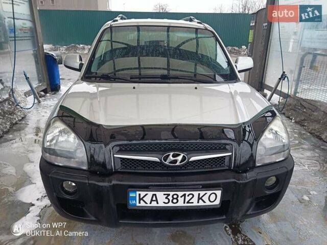 Серый Хендай Туксон, объемом двигателя 2.7 л и пробегом 204 тыс. км за 7200 $, фото 1 на Automoto.ua