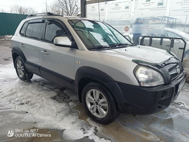 Сірий Хендай Туксон, об'ємом двигуна 2.7 л та пробігом 204 тис. км за 7900 $, фото 1 на Automoto.ua
