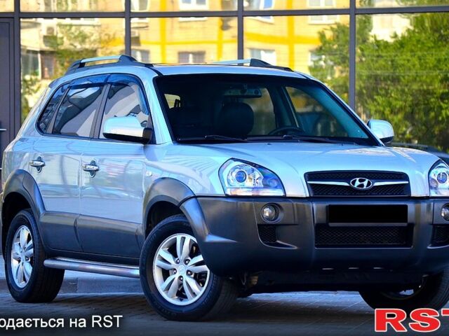 Сірий Хендай Туксон, об'ємом двигуна 2 л та пробігом 152 тис. км за 8800 $, фото 1 на Automoto.ua