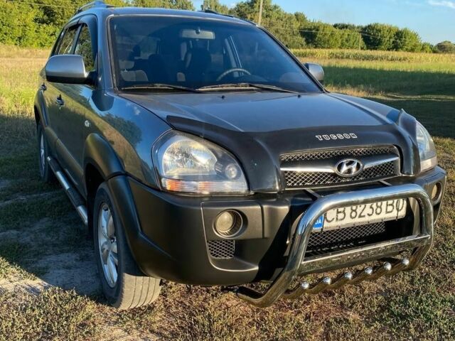 Сірий Хендай Туксон, об'ємом двигуна 2 л та пробігом 256 тис. км за 8900 $, фото 1 на Automoto.ua