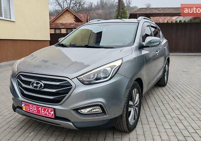 Серый Хендай Туксон, объемом двигателя 2 л и пробегом 138 тыс. км за 15300 $, фото 1 на Automoto.ua