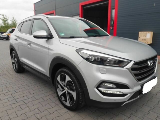 Сірий Хендай Туксон, об'ємом двигуна 2 л та пробігом 143 тис. км за 8000 $, фото 1 на Automoto.ua