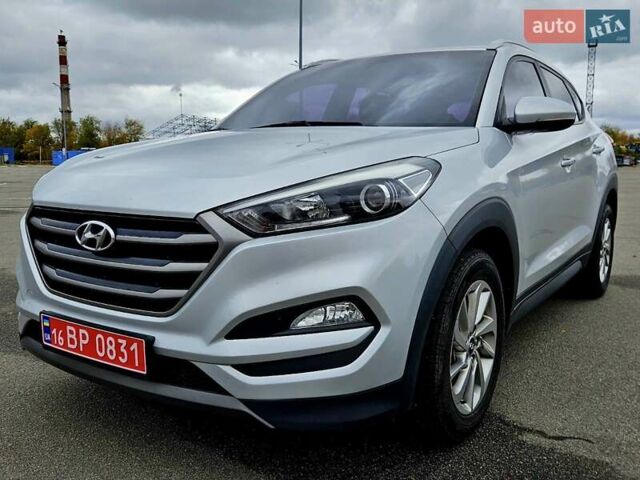 Хендай Туксон 2015 в Днепре (Днепропетровске) на Automoto.ua Серый Хендай Туксон, объемом двигателя 1.7 л и пробегом 145 тыс. км за 16700 $, фото 1 на Automoto.ua