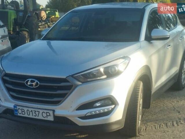 Сірий Хендай Туксон, об'ємом двигуна 2 л та пробігом 348 тис. км за 12900 $, фото 1 на Automoto.ua