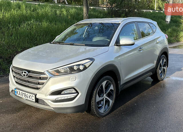 Хендай Туксон 2016 в Киеве на Automoto.ua Серый Хендай Туксон, объемом двигателя 2 л и пробегом 126 тыс. км за 21500 $, фото 1 на Automoto.ua