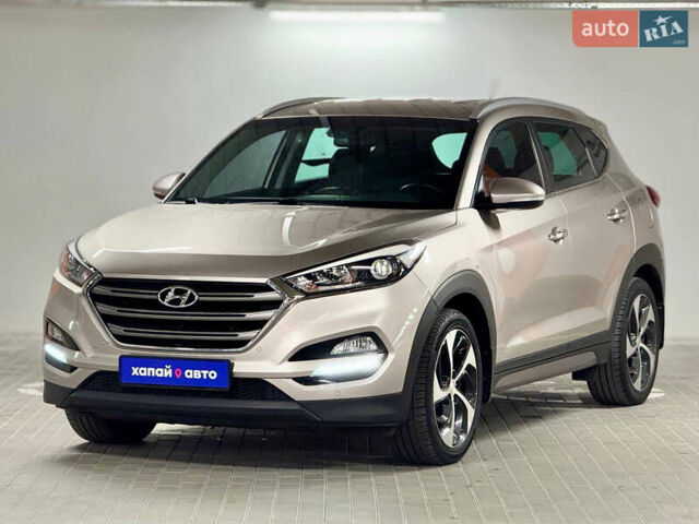 Хендай Туксон 2016 в Киеве на Automoto.ua Серый Хендай Туксон, объемом двигателя 2 л и пробегом 68 тыс. км за 19999 $, фото 1 на Automoto.ua