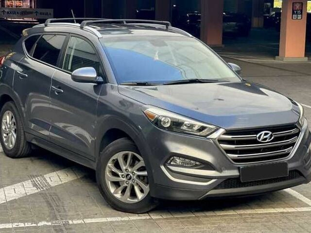 Сірий Хендай Туксон, об'ємом двигуна 2 л та пробігом 125 тис. км за 13600 $, фото 1 на Automoto.ua
