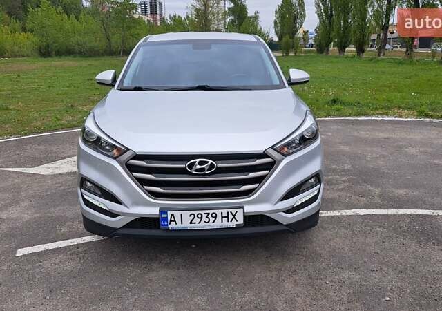 Серый Хендай Туксон, объемом двигателя 1.59 л и пробегом 57 тыс. км за 17300 $, фото 1 на Automoto.ua