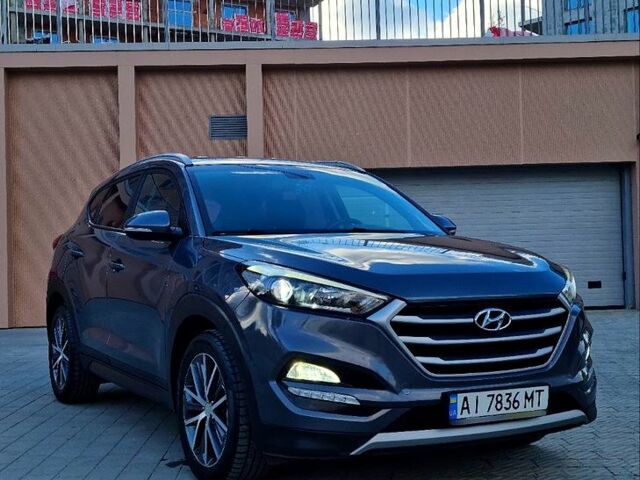 Серый Хендай Туксон, объемом двигателя 2 л и пробегом 192 тыс. км за 18300 $, фото 1 на Automoto.ua