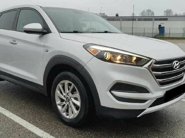 Серый Хендай Туксон, объемом двигателя 0 л и пробегом 75 тыс. км за 9400 $, фото 1 на Automoto.ua