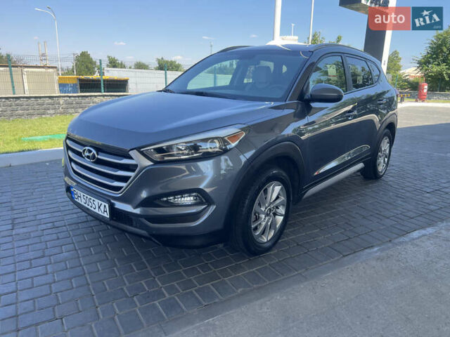 Серый Хендай Туксон, объемом двигателя 2 л и пробегом 118 тыс. км за 17200 $, фото 1 на Automoto.ua