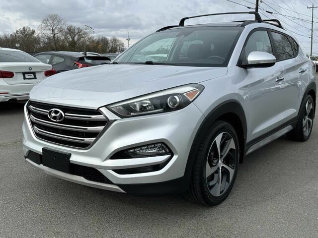 Серый Хендай Туксон, объемом двигателя 1.6 л и пробегом 61 тыс. км за 7000 $, фото 1 на Automoto.ua