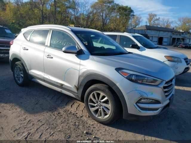 Серый Хендай Туксон, объемом двигателя 2 л и пробегом 70 тыс. км за 4000 $, фото 1 на Automoto.ua