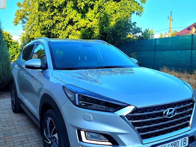 Сірий Хендай Туксон, об'ємом двигуна 2 л та пробігом 28 тис. км за 24500 $, фото 1 на Automoto.ua