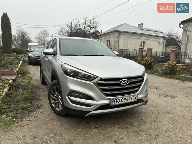 Серый Хендай Туксон, объемом двигателя 2 л и пробегом 130 тыс. км за 15500 $, фото 1 на Automoto.ua