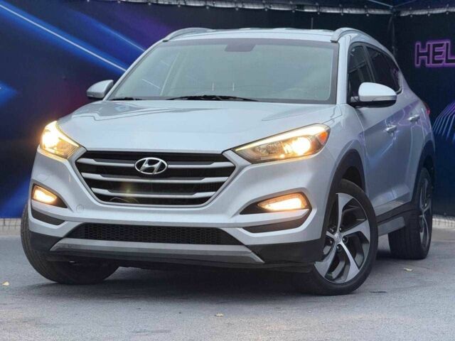 Серый Хендай Туксон, объемом двигателя 1.6 л и пробегом 66 тыс. км за 16999 $, фото 1 на Automoto.ua