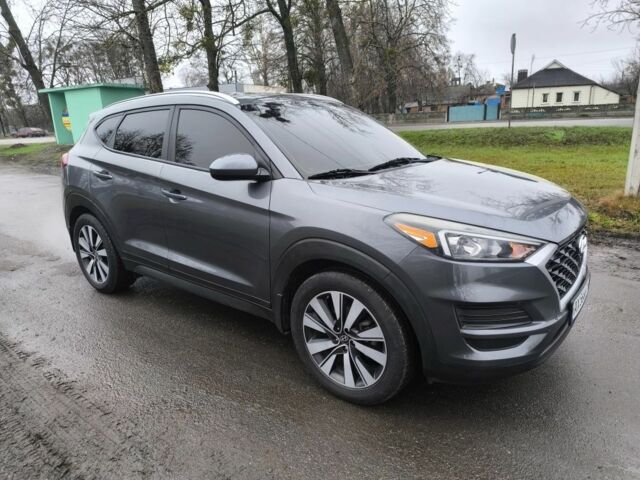 Серый Хендай Туксон, объемом двигателя 2 л и пробегом 180 тыс. км за 14899 $, фото 1 на Automoto.ua
