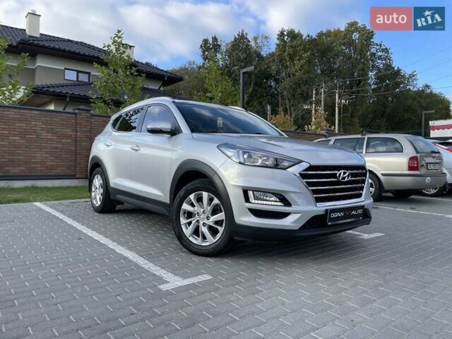 Серый Хендай Туксон, объемом двигателя 2 л и пробегом 118 тыс. км за 21150 $, фото 1 на Automoto.ua