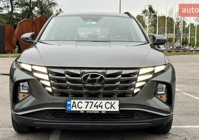 Серый Хендай Туксон, объемом двигателя 2 л и пробегом 102 тыс. км за 22500 $, фото 1 на Automoto.ua