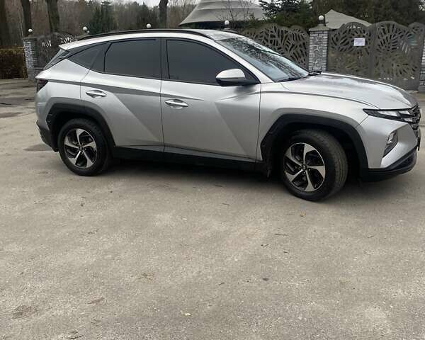 Серый Хендай Туксон, объемом двигателя 2 л и пробегом 54 тыс. км за 23500 $, фото 1 на Automoto.ua