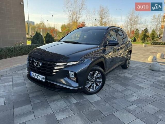 Серый Хендай Туксон, объемом двигателя 2 л и пробегом 37 тыс. км за 25000 $, фото 1 на Automoto.ua