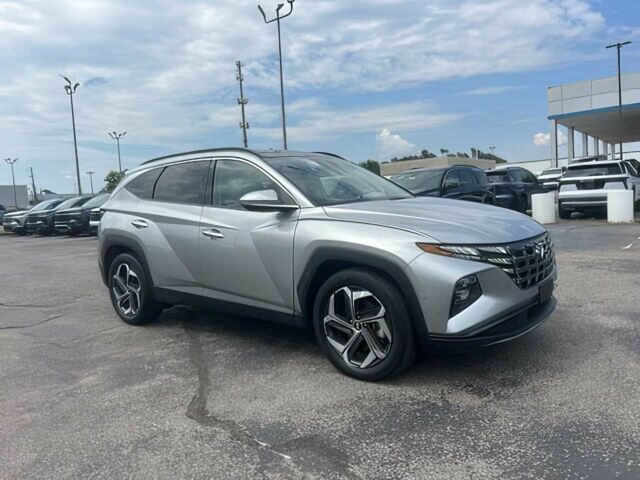 Серый Хендай Туксон, объемом двигателя 2.5 л и пробегом 12 тыс. км за 17800 $, фото 1 на Automoto.ua