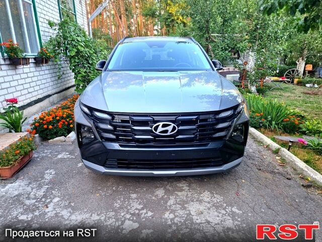 Сірий Хендай Туксон, об'ємом двигуна 2 л та пробігом 9 тис. км за 31500 $, фото 1 на Automoto.ua