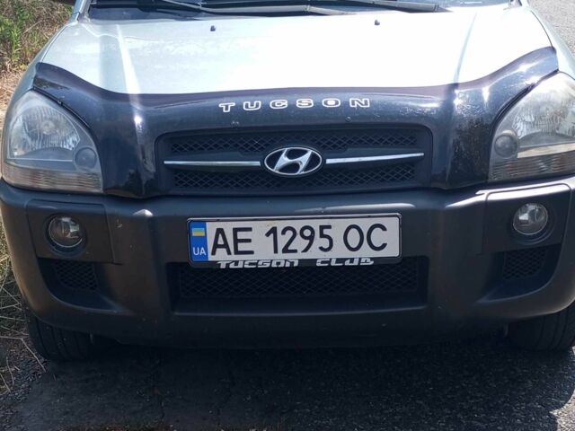 Синий Хендай Туксон, объемом двигателя 0 л и пробегом 240 тыс. км за 8000 $, фото 1 на Automoto.ua