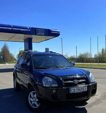 Синий Хендай Туксон, объемом двигателя 2 л и пробегом 320 тыс. км за 6300 $, фото 1 на Automoto.ua