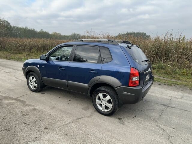 Хендай Туксон 2005 в Житомире на Automoto.ua Синий Хендай Туксон, объемом двигателя 2 л и пробегом 230 тыс. км за 3400 $, фото 1 на Automoto.ua