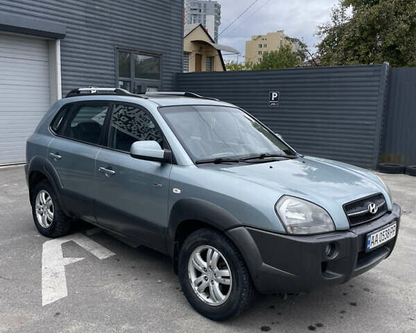 Хендай Туксон 2007 у Києві на Automoto.ua Синій Хендай Туксон, об'ємом двигуна 1.98 л та пробігом 213 тис. км за 7500 $, фото 1 на Automoto.ua